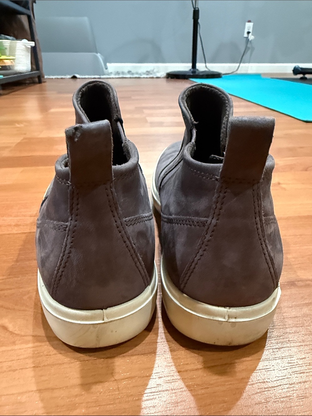 Ecco Women's Chukka Boots in Dark Brown with Cream Sole - Picture 5 of 7